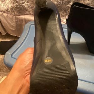 Blue jazzy-comfy heels can be dressed up or down!